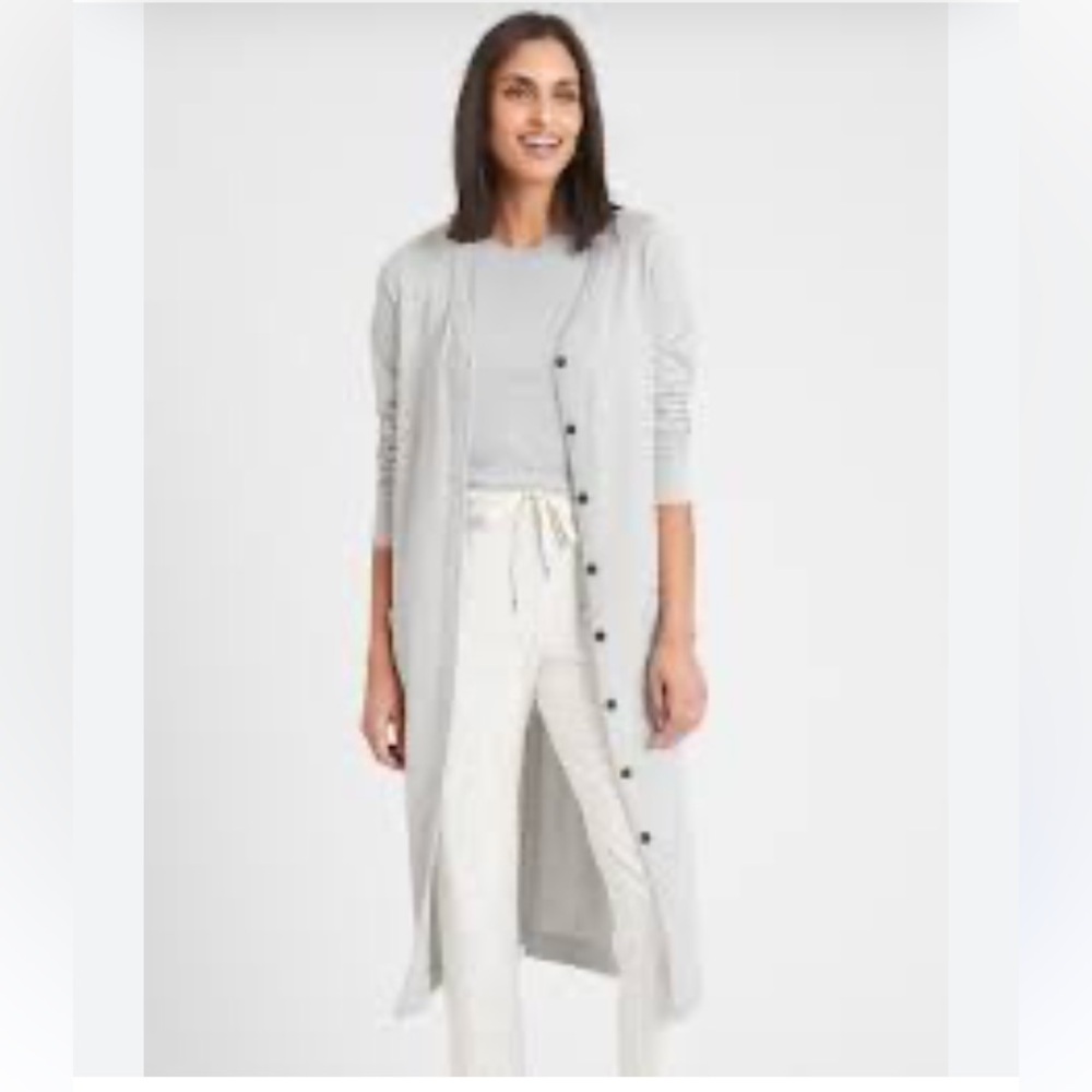Banana Republic Knit Button-Front Cardigan. Size: L